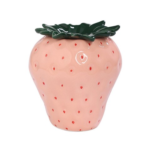 Dust-proof ashtray in a cute pinkish strawberry design