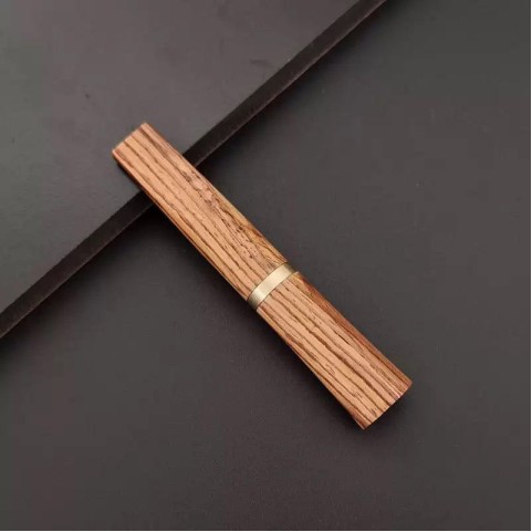 Portable Solid Wood Cigarette Holder with V-Groove Filter