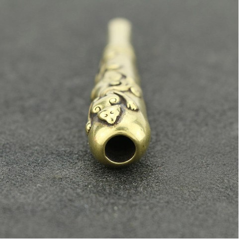 Vintage-style distressed-finish dual-use cigarette holder with filter