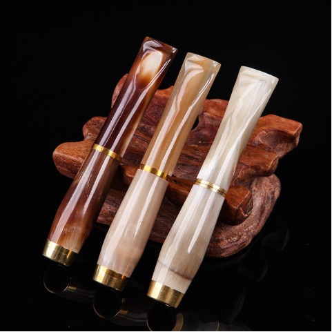 Washable cigarette filter holder with a high-gloss finish