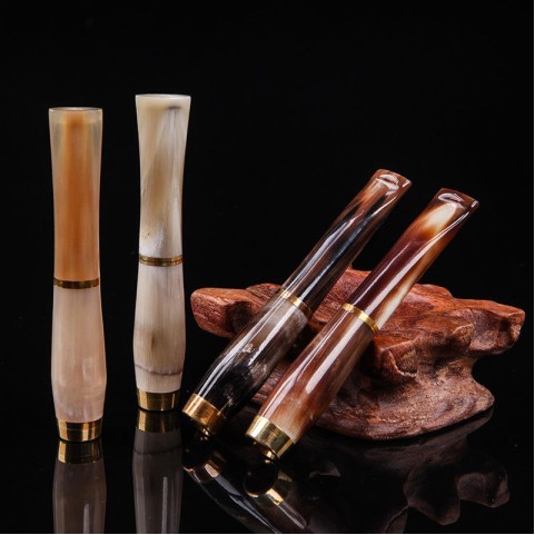 Washable cigarette filter holder with a high-gloss finish