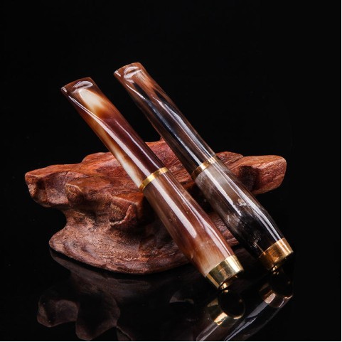 Washable cigarette filter holder with a high-gloss finish
