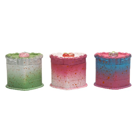 Heart-shaped tobacco grinder